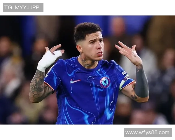 十几岁才开始踢足球的球星如何逆袭成顶级巨星